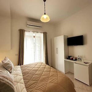 Camera economy con letto king size